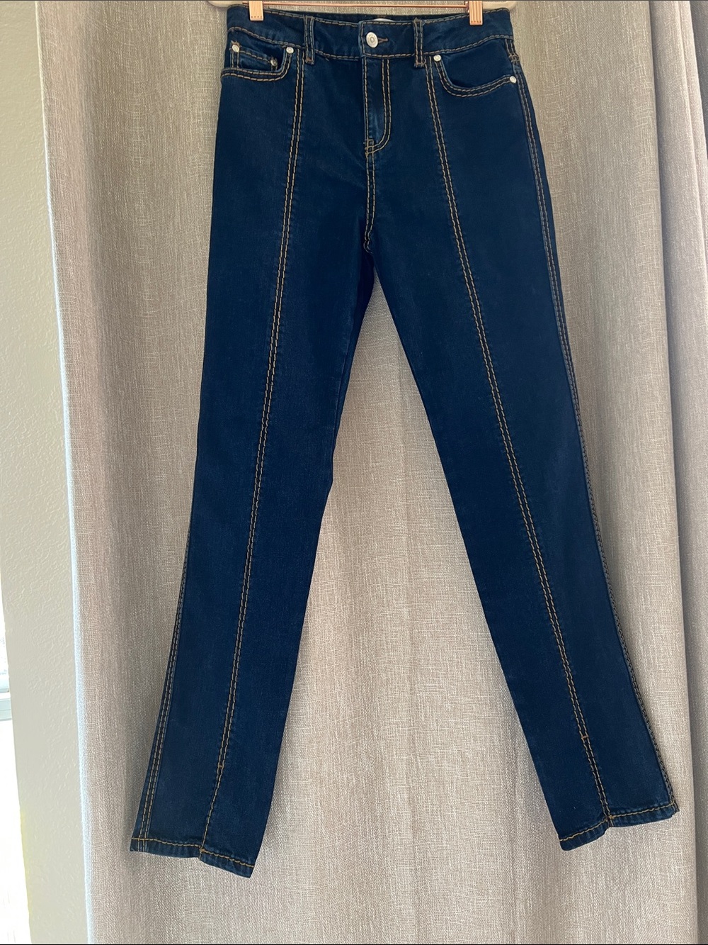 NWOT Ganni Dark Indigo Straight-Leg Jeans with Front Seam and slits. Fits 26